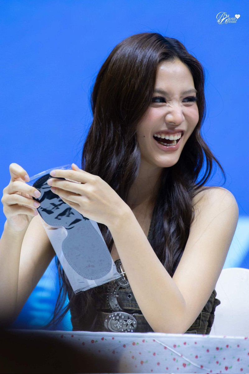 Bonnie Official TH tweet media