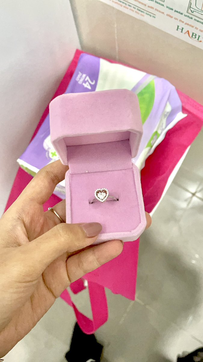 ʕᵔﻌᵔʔ tweet media