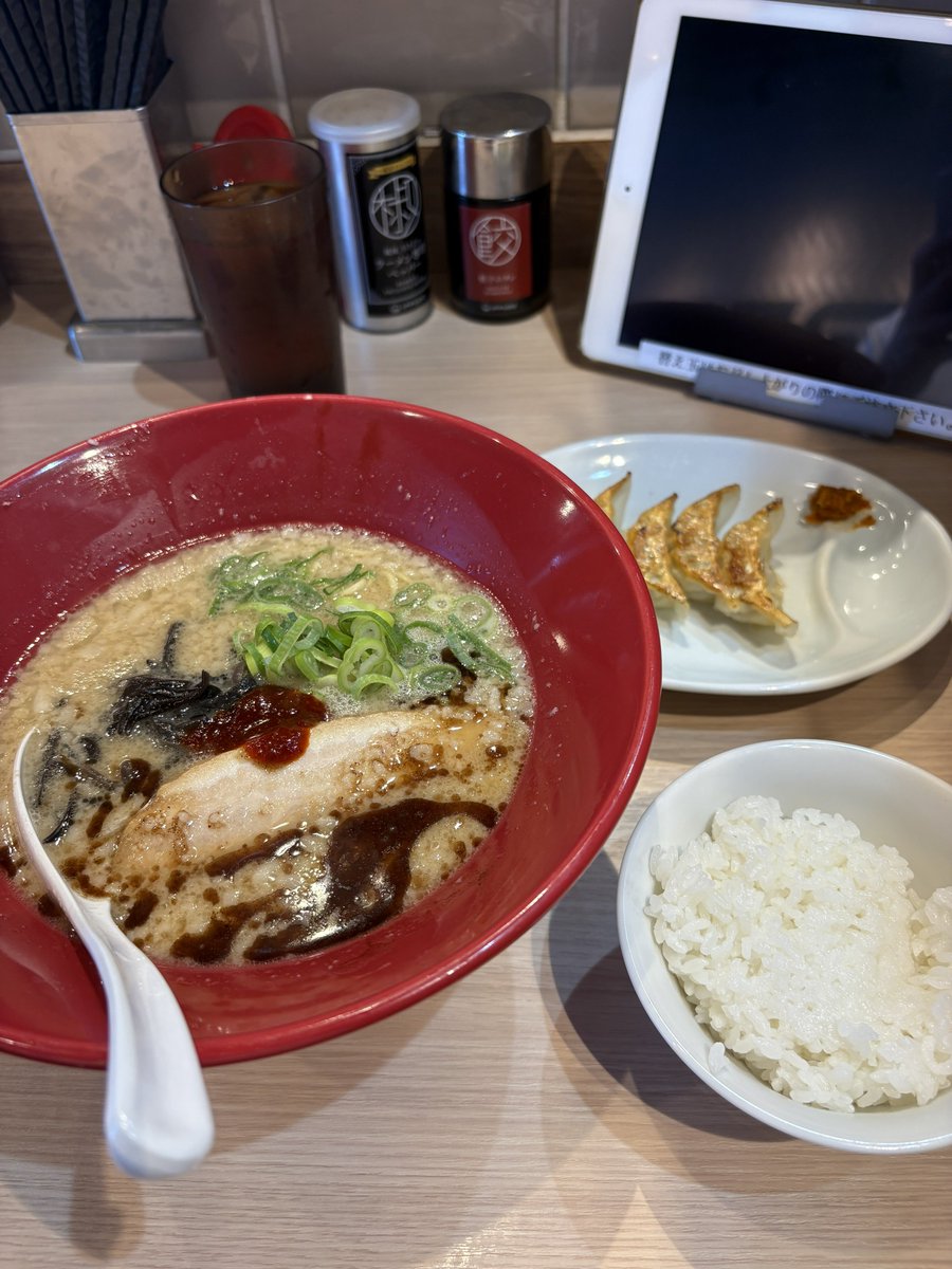 アッシー tweet media