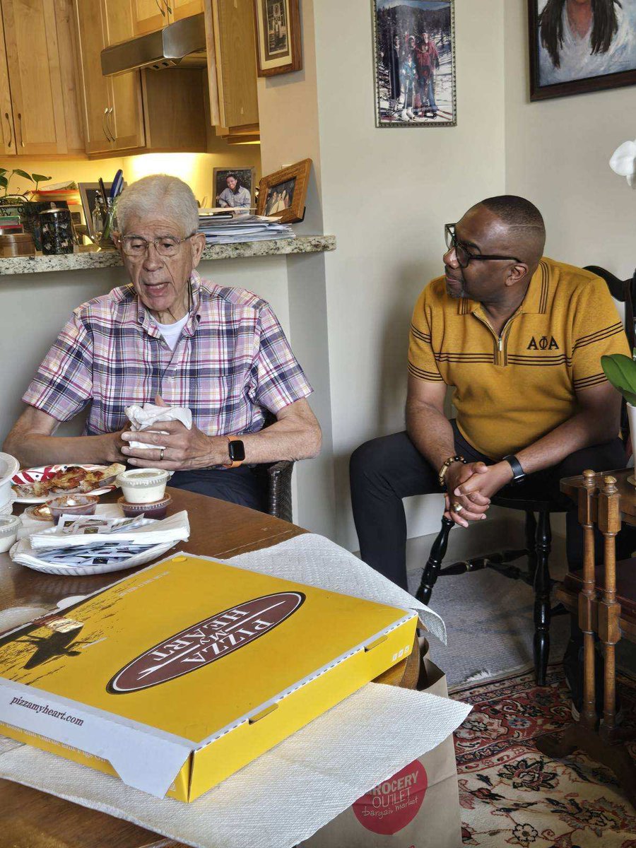 sf_alphas's tweet image. Today, Brothers were filled with joy as they visited our esteemed and beloved Brother Dr. Frederick Chancellor, Kappa Chapter 1960, as part of our Brother's Keeper Program. 🤙🏾❄️🤙🏾 #AlphaPhiAlpha #APhiA #AlphaWest #Divine9 #D9