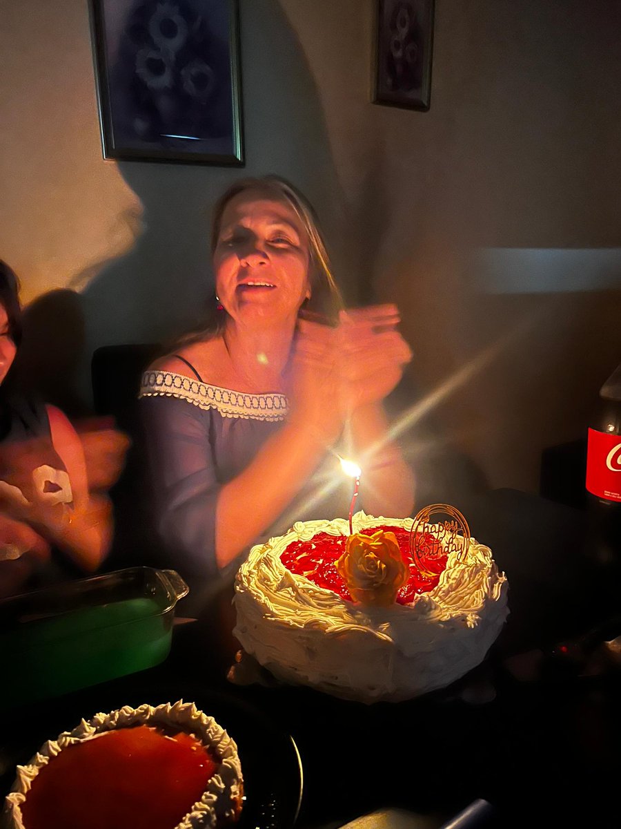 luz martinez tweet media