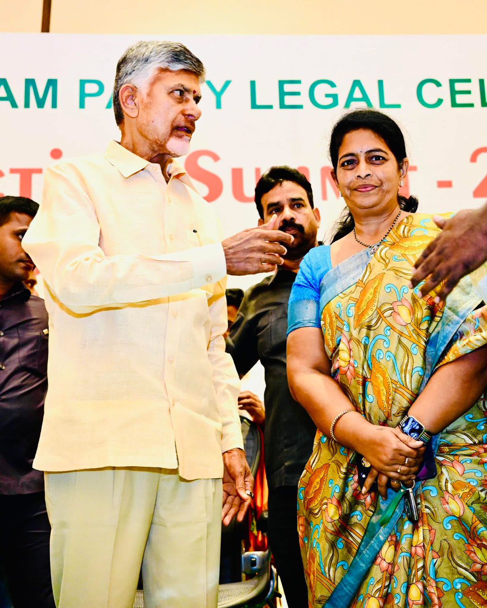 renuka_jetti's tweet photo. Happy birthday @ncbn గారు ✌️

#HBDBabu 
#HOPEJETTI https://t.co/MMpHQ2fVvf
