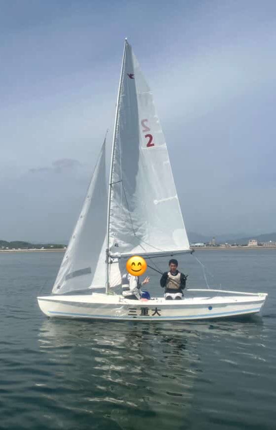 mieuniv_sailing's tweet photo. 4/18ではレセプション💻、4/19では試乗会⛵️を行いました！

レセプションでは少しでもヨットに興味を持ってくれたら嬉しいです！

試乗会は穏やかな風で、みんな心地良さそうでした！

4/25は試乗会&amp;BBQを行う予定です！🍖
予定が空いてたら是非お越しください！

#ヨット部
#春から三重大
#三重大 https://t.co/DrcGEXpBNq