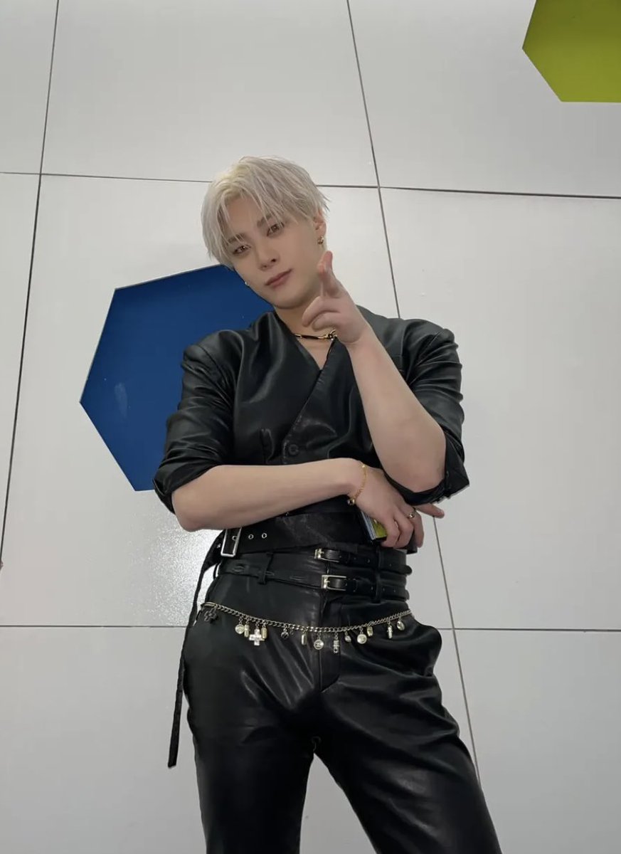 myballoon_korea's tweet photo. We’ve delivered heartfelt gifts for Moonbin. Your love must have made this moment meaningful. If you want to create another special moment, join us again.
#MOONBIN #문빈 #아스트로 #ASTRO #ムンビン #アストロ https://t.co/aVJ7TLF70U