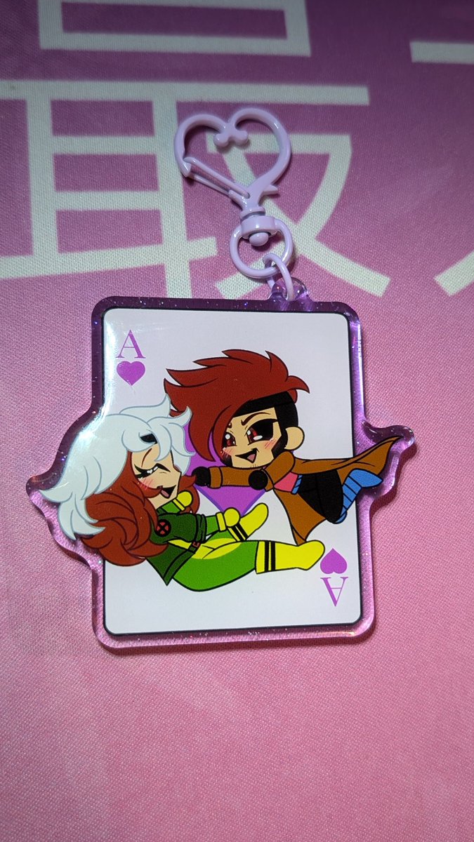ARTZYFoxxi's tweet image. So I bought my keychain to see how it looks and everything and they look so amazing!! 😍

#gambit #rogue #marvel #xmen