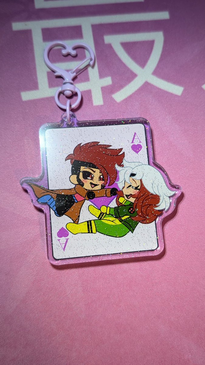 ARTZYFoxxi's tweet image. So I bought my keychain to see how it looks and everything and they look so amazing!! 😍

#gambit #rogue #marvel #xmen