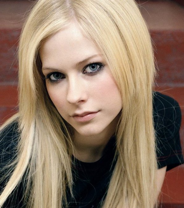 Avril Lavigne Updates tweet media