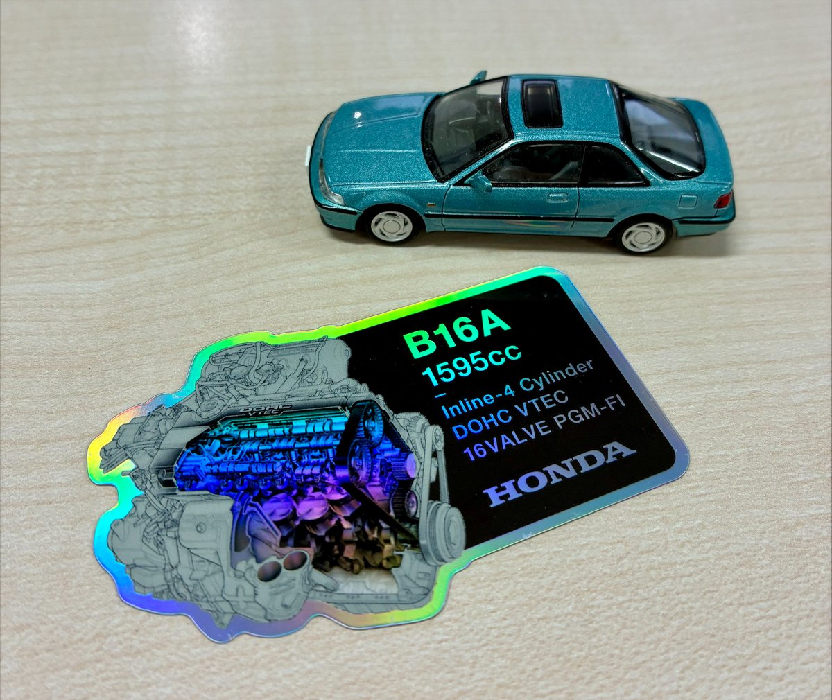 Honda_SDW_JP's tweet photo. ゼネラルステッカーより、Hondaの歴史を刻んできたエンジンのステッカーが登場！
B16Aもございますので、是非チェックしてみてください。

https://t.co/D7zOiu1JFv https://t.co/WuJKkUnDYB