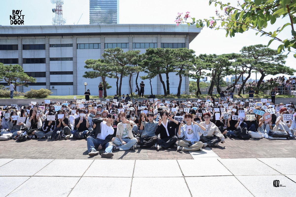 𝐡ǝ̤𝐫ō a𝕔a𝐝ᥱ࡙𝕞ia tweet media