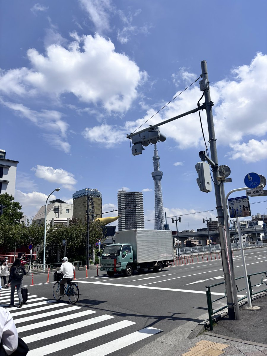 浅草きちゃ！！！！！
青空の下ゆったり散歩するの気持ちよすぎだろ！！！！