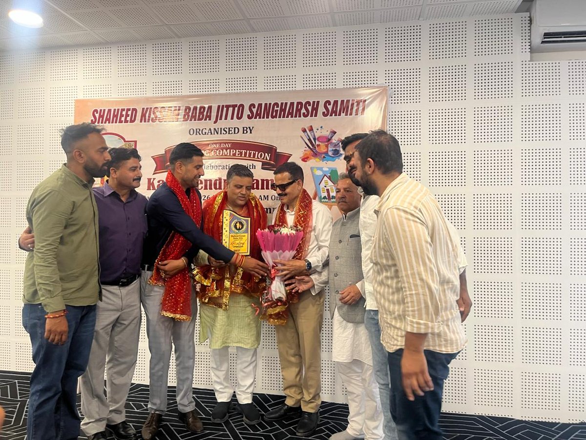 partapsinghIND's tweet photo. Shaheed Kissan Baba Jitto Sangharsh Samiti, in collaboration with Kala Kendra Jammu, organized a painting programme in Jammu based on Baba Jitto. The aim of the programme was to spread awareness about the history of Baba Jitto among the younger generation. https://t.co/gjB3Naczx1