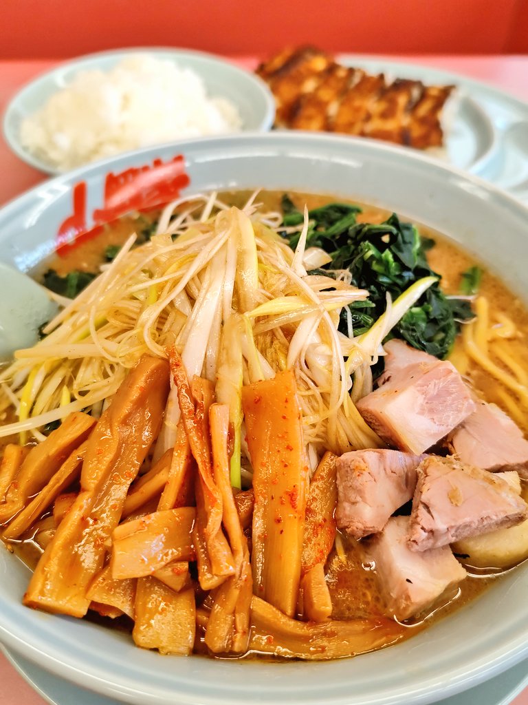 メンマかコロチャーかほうれん草クーポンの時は行ってしまう