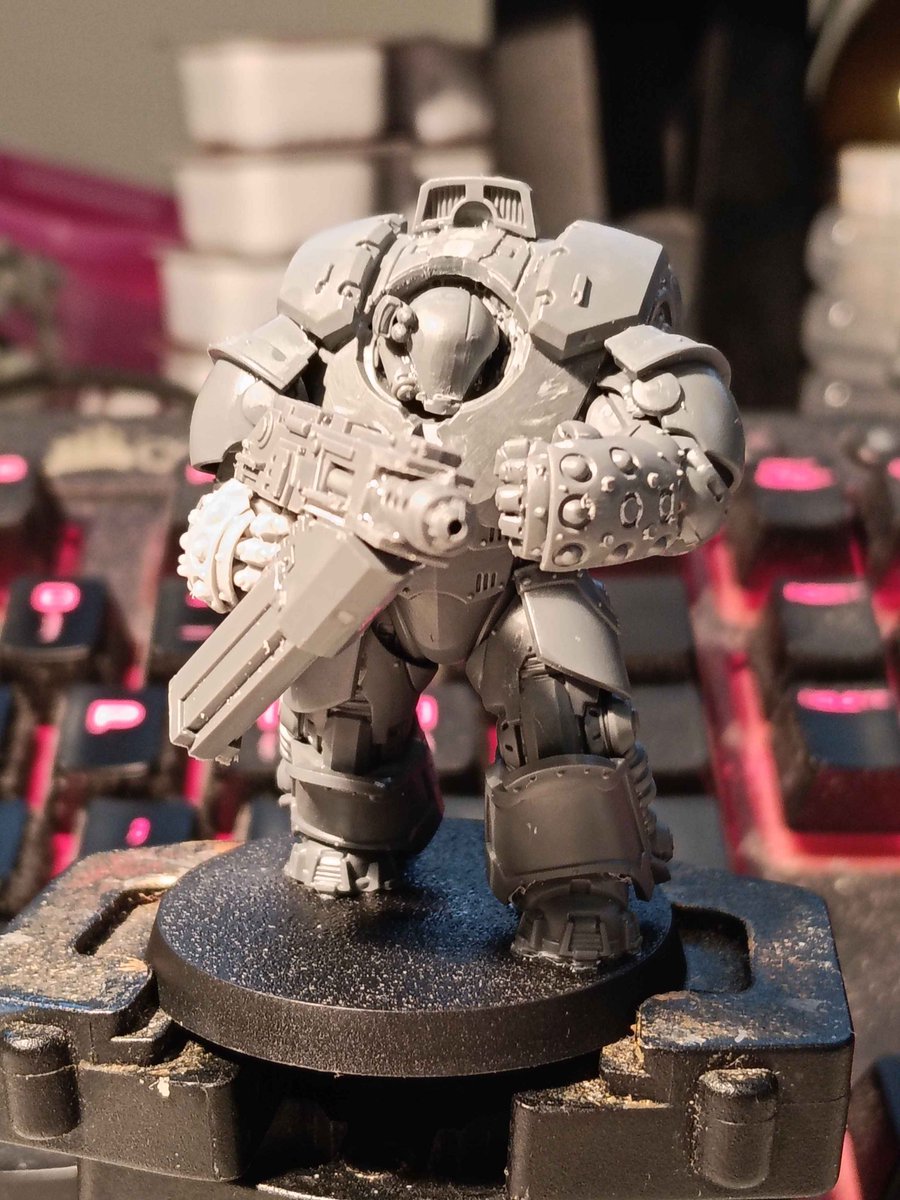 Axis_modelling's tweet photo. Destiny Cabal WIP 3

A phalanx joins the squad. I'm going to try make at least one of every type of Cabal infantry, or at least all the ones from D1. Still not sure if I'm going to try do some D1 inspired redesigns of some D2 units like the incendior. We'll see https://t.co/VWDe2mbVB6