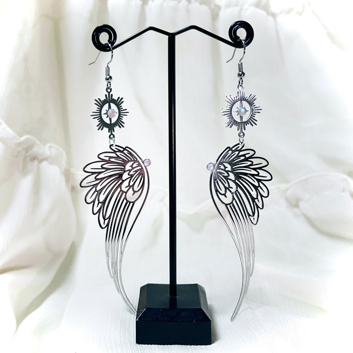 JINGAI_SHOTEN's tweet image. ✡️ #人外商店営業時間

オープン・タロット受付
▶︎13:00〜ご案内🦇
看板が出ていたら御入店頂けます💡

▶︎通販/委託相談🎪
DMまたは公式LINE(@ jpv1359i )

🎁 #人外商店魔法市07 #campfire
期間限定オーダー受付中🌈
camp-fire.jp/projects/93151…

一点モノは早い者勝ち❣️
応援📣宜しくお願いします🎃