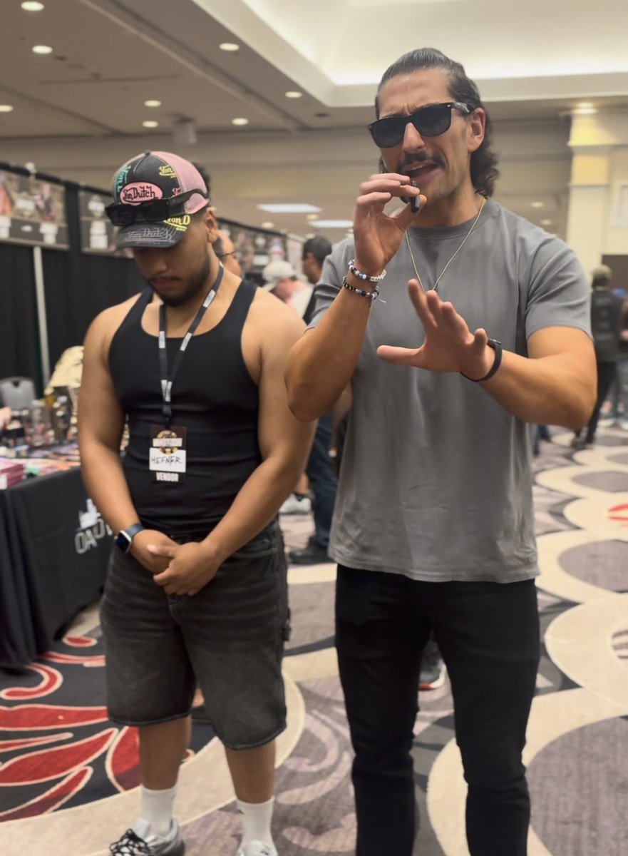 donohefner's tweet image. Peace out Vegas ✌️ 
Finally leaving the dump where people for some claimed they didn’t know who I was 😤
#worldtraveler #wrestlemania