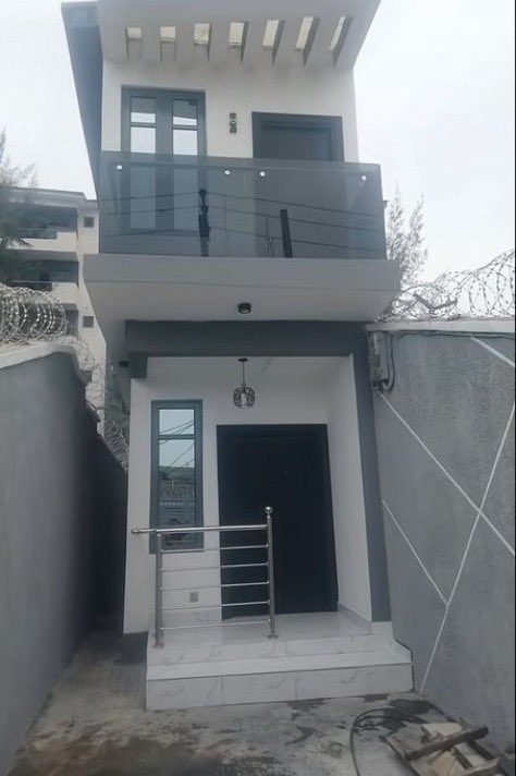 lol_xd___'s tweet photo. Gifted my parents a home. Nothing feels bigger.
This one’s for Maa & Papa. 🏡
Not just a house. It’s gratitude in concrete
#middleclassdream🥺💗 https://t.co/7XDmQq6fTw