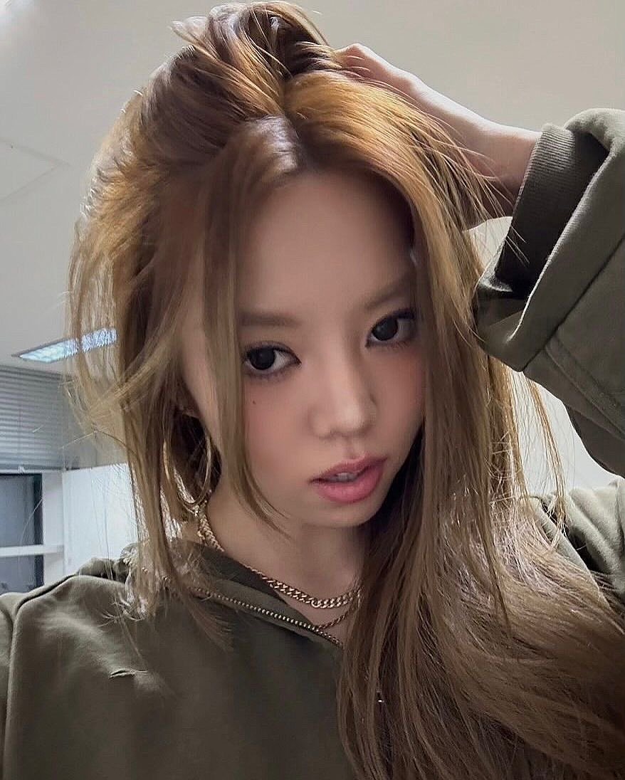 𝒟elf | GREENGREEN tweet media