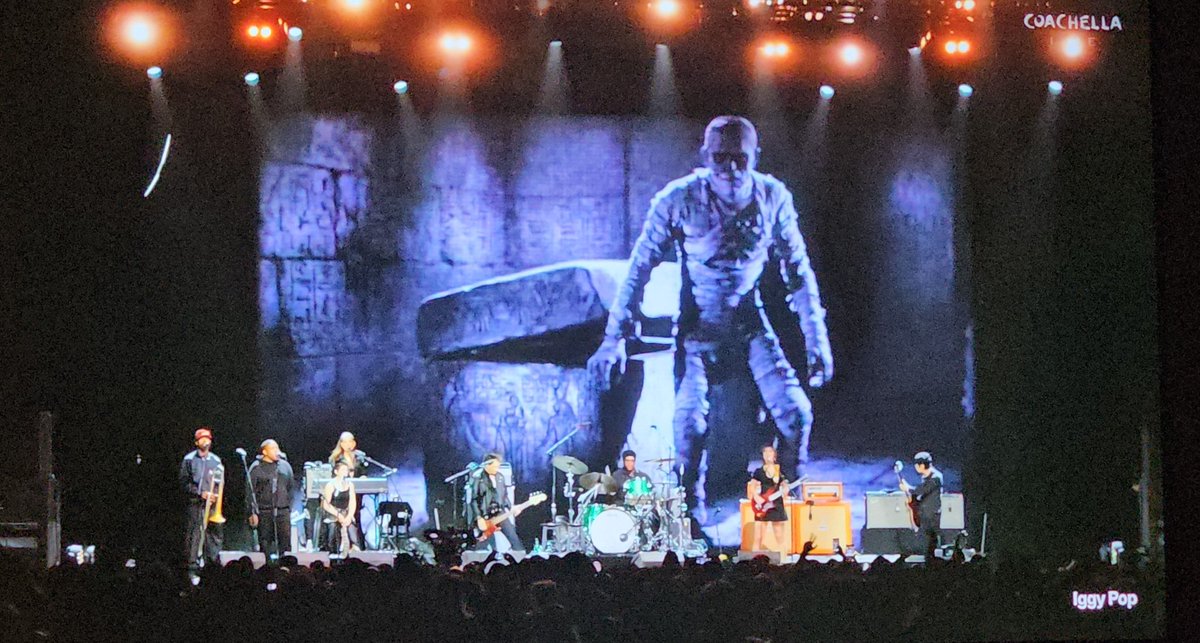 P4nch0C4r3k3s0's tweet image. Pa lo #haters q preguntan 🙄🫣de donde sacan a las momias? TOOOOOOOMA #IggyPop in da coffin!💪😎