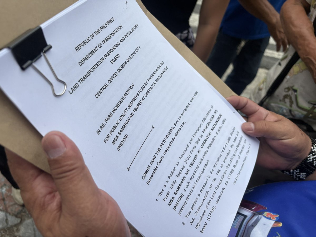 AceCruz_A2Z's tweet photo. Maghahain ng P10 dagdag-pasahe ang transport group na Piston sa tanggapan ng LTFRB bilang solusyon anila sa hindi pa rin pag-aksyon sa hiling nilang ibaba sa pre-US-IRAN tension ang presyo ng produktong petrolyo. Magkakasa rin sila ng tigil-pasada, April 21. | @balitangA2Z https://t.co/rb7Ljh1fnI