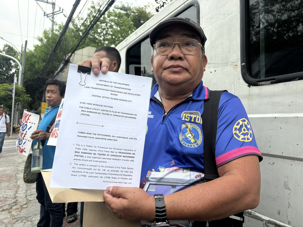 AceCruz_A2Z's tweet photo. Maghahain ng P10 dagdag-pasahe ang transport group na Piston sa tanggapan ng LTFRB bilang solusyon anila sa hindi pa rin pag-aksyon sa hiling nilang ibaba sa pre-US-IRAN tension ang presyo ng produktong petrolyo. Magkakasa rin sila ng tigil-pasada, April 21. | @balitangA2Z https://t.co/rb7Ljh1fnI