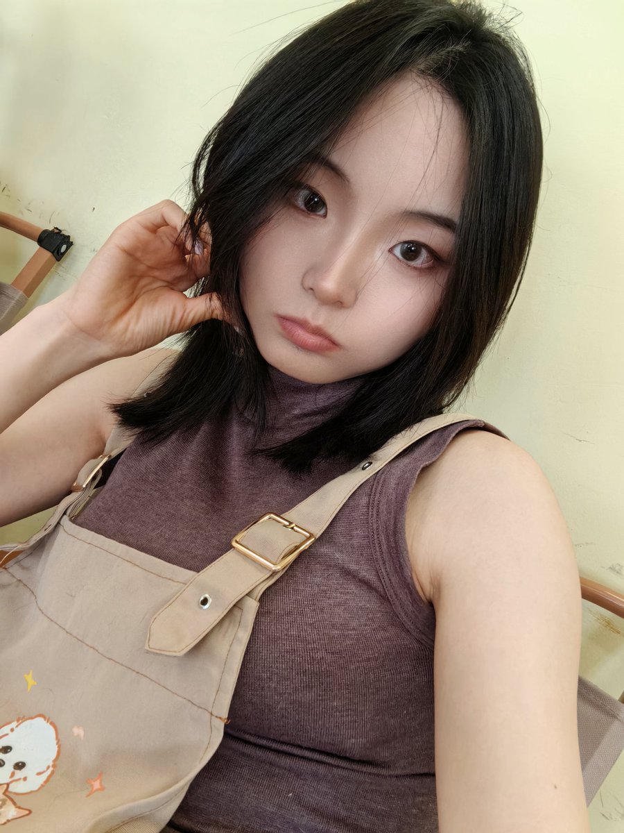 没拿一捧花 tweet media