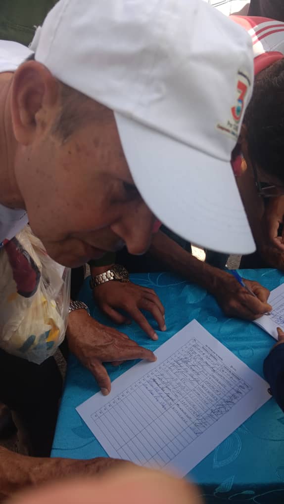 Se unen trabajadores del #minturlastunas al movimiento "Mi firma por la patria" ratificando el apoyo a nuestra soberanía.
#LasTunas