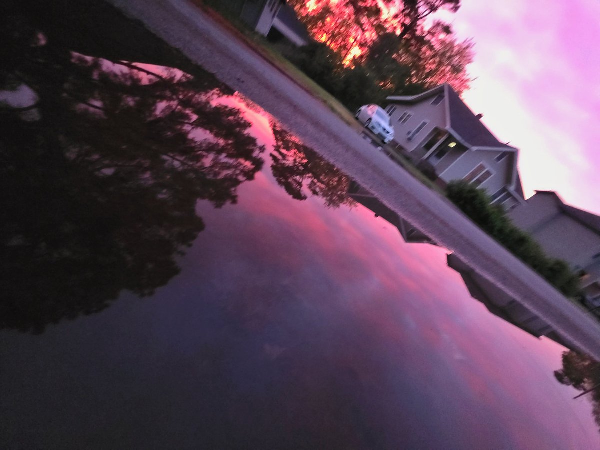 LegitLiquid's tweet image. #cosmic #vibes #nolstalgia #pink #purple #life