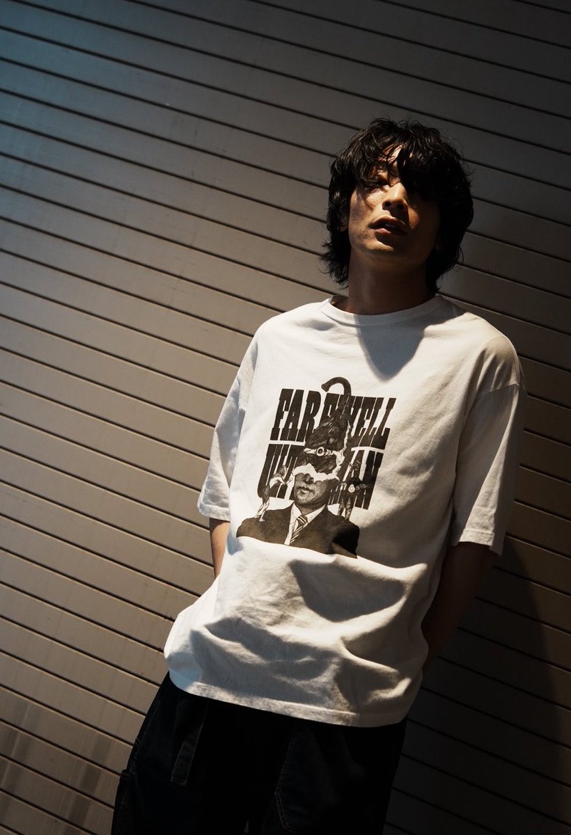 monstrousa_dada's tweet photo. 【Last 1🔥】
キラーアイテムのひとつ、ULTRA Box T-shirts "Zetton" feat.吉村生成のMサイズがラスト1着となりました。再販はございませんので、お早めにご検討下さいませ。XLも残僅かです。
こちらのビジュアルはmodel:178cm XL着用です。#ゼットン #zetton 
⇩WEB STORE
https://t.co/cWpnWctDMz https://t.co/rHTCTTLJ2v