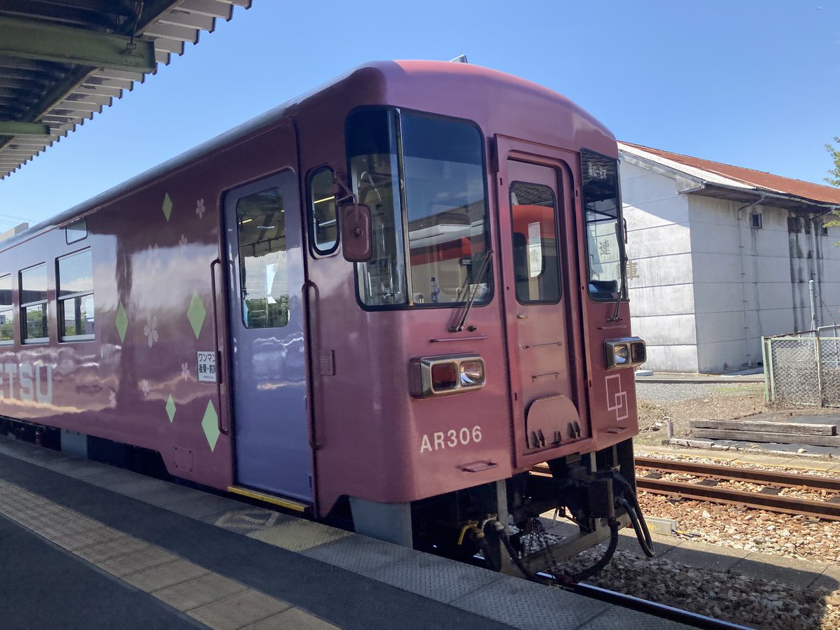 今日は月一の中洲で飲み会の日
いつも通り早めに博多へ移動する
駅ブラも楽しみのひとつでもある
しかし、暑いですねー