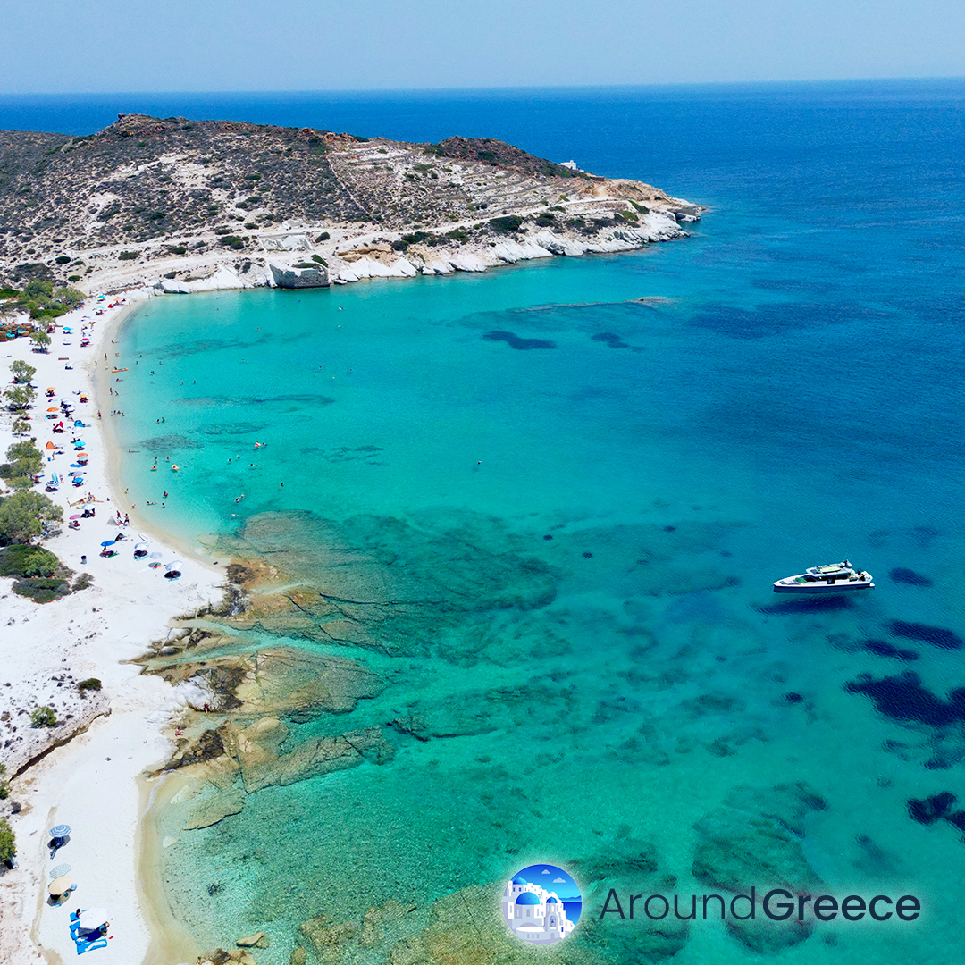 AroundGreece's tweet image. Prassa Beach in Kimolos feels like stepping into a dream washed in white and turquoise. The sand is soft, almost powdery, and the water carries that bright, mineral glow.

❤️ Tag #aroundgreece
❤️ Follow @aroundgreece

aroundgreece.net/kimolos

#Kimolos #Greece #Greekislands