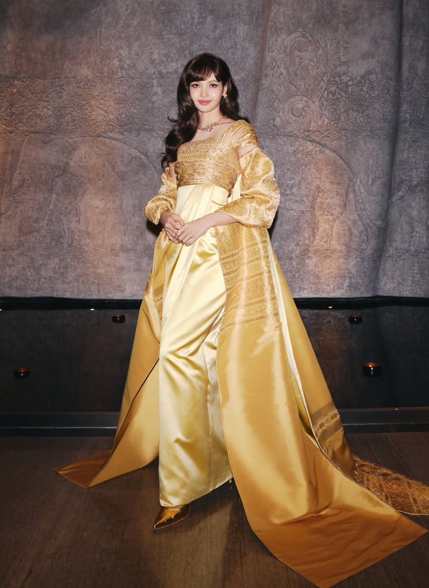 Annz🪽 #VivaLaLisa tweet media