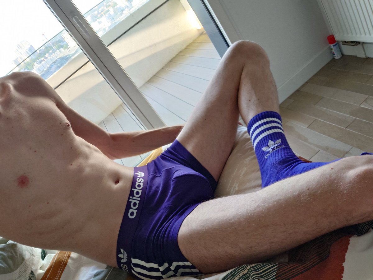UndiesTwink_FR's tweet image. I'm already late for work 🥲😳
💜💜🤍

#gay #twink #underwear #Adidas