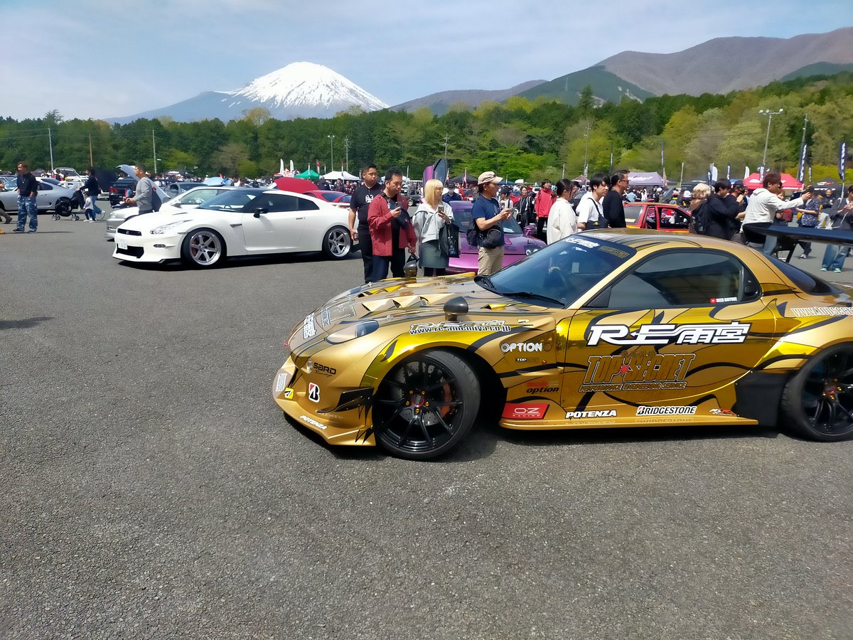 CrazeCraze7's tweet image. 昨日はとてもラッキーなことに、ツーショット撮れました。＃RE雨宮 ＃TopSecret ＃シン・モーターファンフェスタ2026