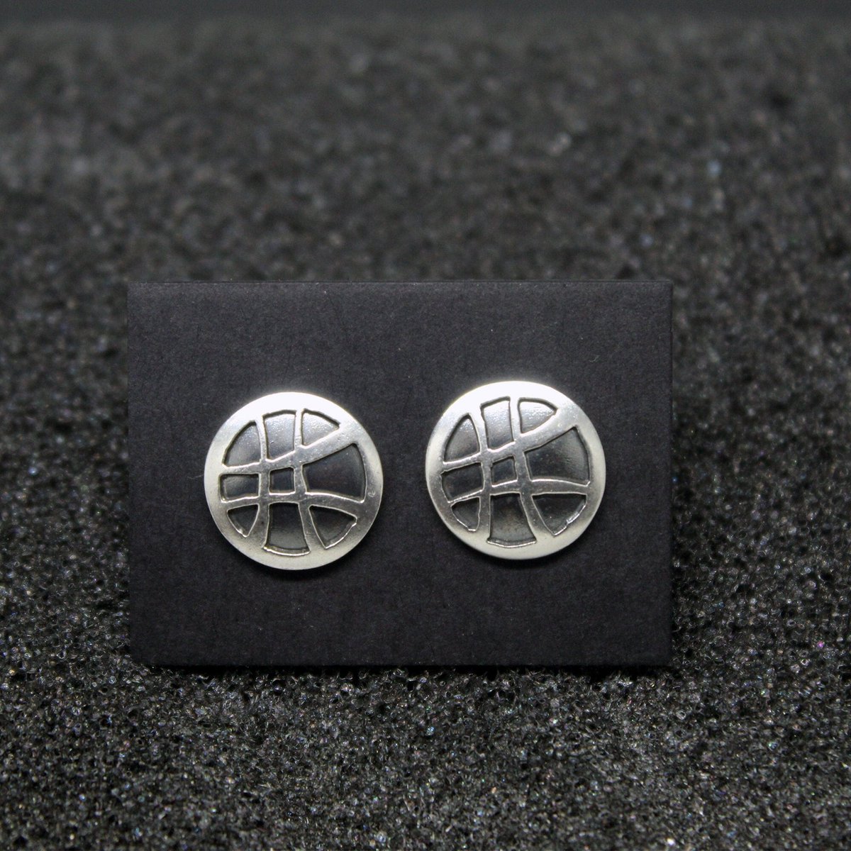 HammerRoad_Shop's tweet photo. Para discípulos del Hechicero Supremo #pendientes inspiración #DoctorStrange, Sello de #Vishanti en plata 925

👉 https://t.co/fXPBmHxAis

#marvel #marvelart #marvelfan #marvelfanart #plata925 #joyeríaartesanal #hechoamano #envíogratis https://t.co/Vadcw3cJoj