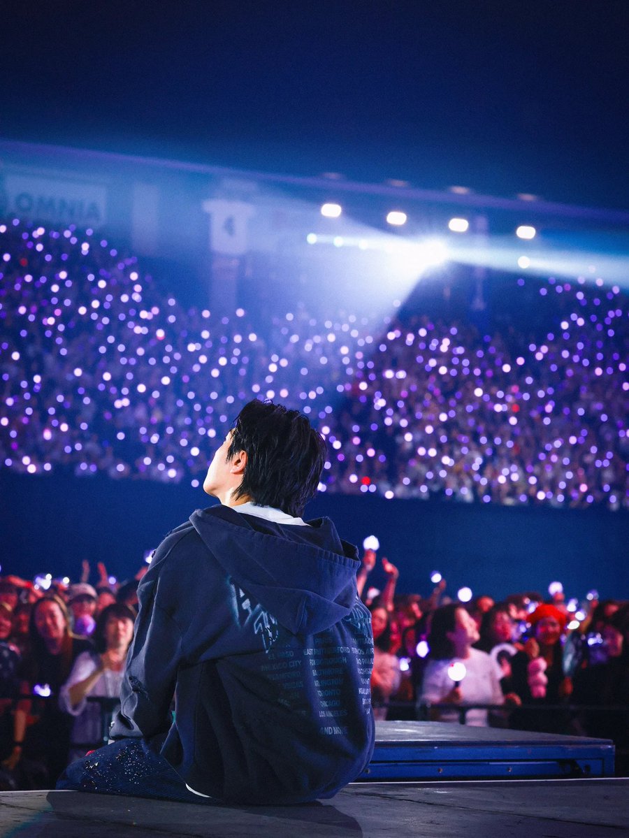 JiniEarth1204's tweet image. 260420 인스타 #석진 (2)

instagram.com/p/DXVn4jiAbm8/

#방탄소년단진 #석진 #BTSJIN #JIN #SEOKJIN