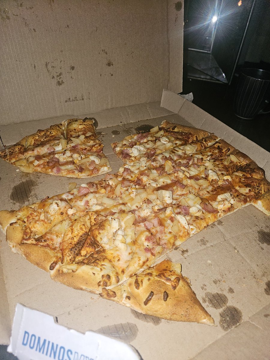SebotF16163's tweet photo. Me siento estafado!!! @dominos Galerías Atizapan! https://t.co/AKRor2KYig