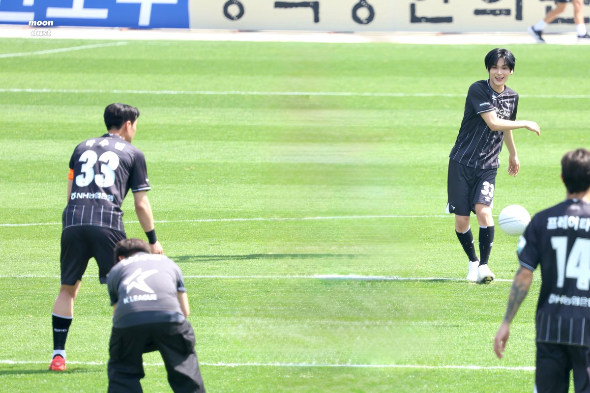 _moondust031's tweet photo. 260419
#박수빈 #성남fc #박한빈 #PARKHANBIN #パクハンビン #이븐 #EVNNE https://t.co/gPkRXbdEm3