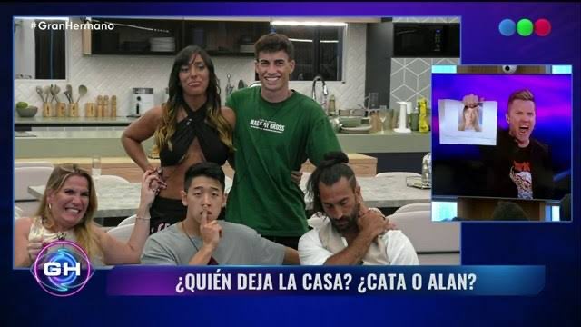 ᴋɪᴀʀᴀ tweet media