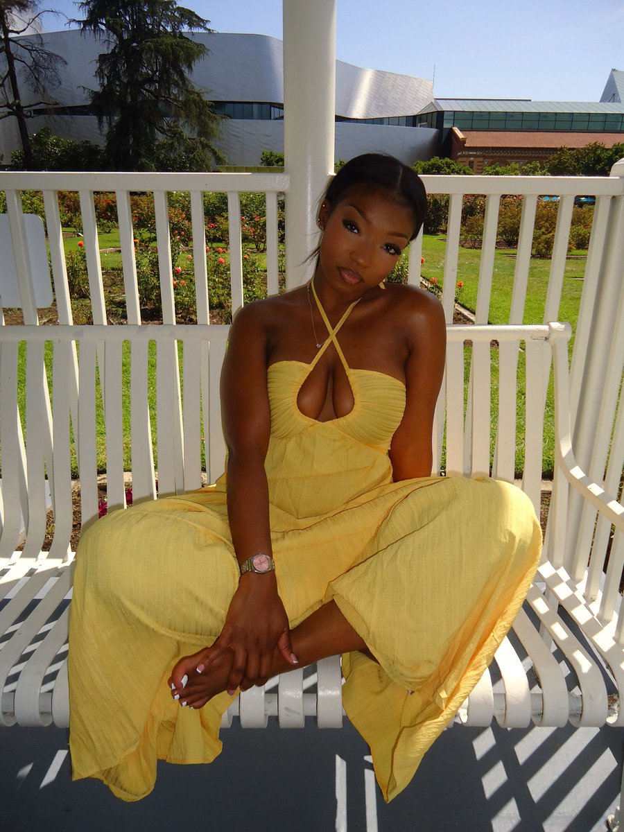 EB❄️ tweet media