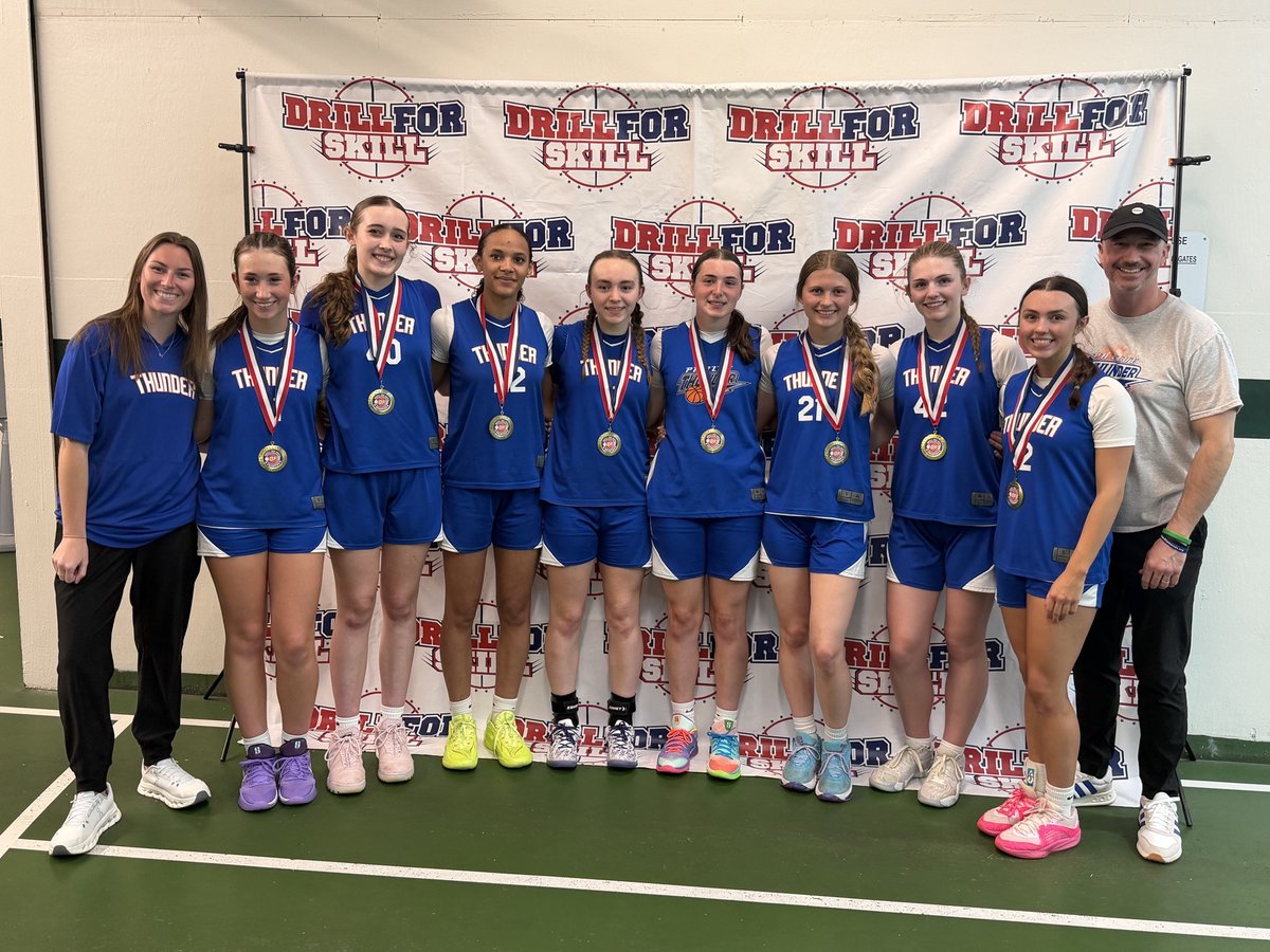 stoss1632's tweet image. 16U girls won the #runnintherock championship today beating a talented @DFSAAU team.  They were short handed all weekend but w/ a total team effort and the help of a couple freshman they "grindin" out a championship.  Couldn't be more proud their efforts. #aau #girlcoach