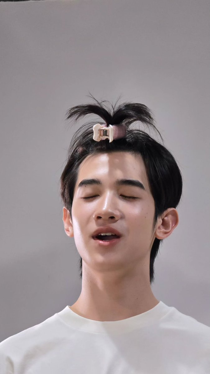 ไหนลองเอารูปวางข้างกันแล้ว 😳
#Almondbabybigboy
#ProgressPassawish 
#AlmondProgress