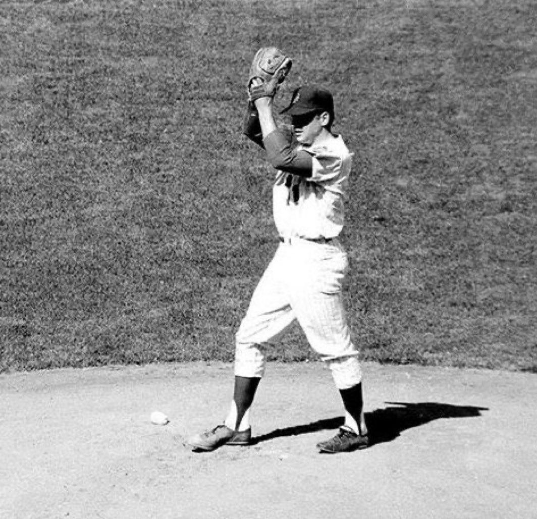metsrewind's tweet image. April 20, 1967: Nearly 50 years ago, Tom Seaver, a 22 year old rookie, recorded his first @MLB win, beating the @Cubs, 6-1, at Shea Stadium. Seaver pitched 7.2 innings, giving up one run. #LGM #MetsRewind