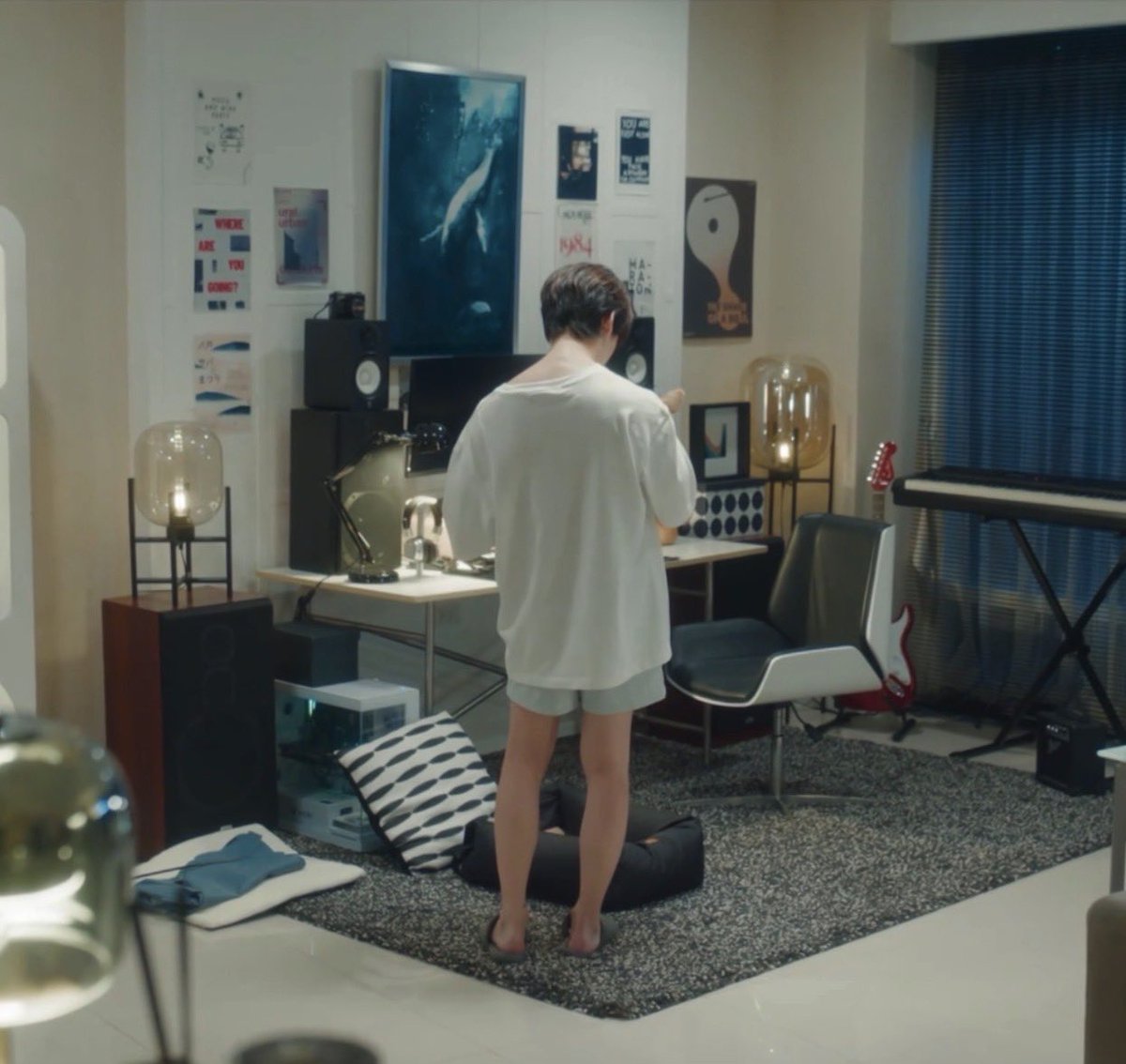 ⚡T H U N D E R ⚡ tweet media