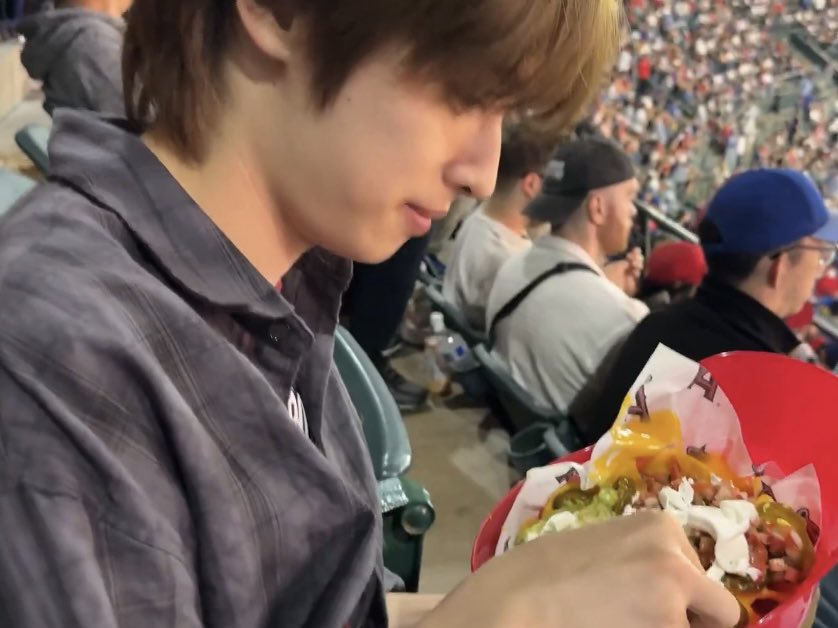 몰름이 tweet media