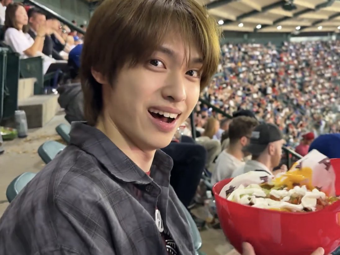 몰름이 tweet media