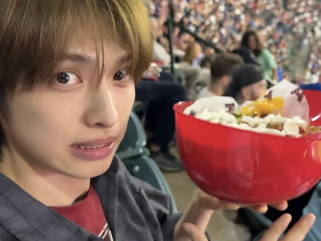 몰름이 tweet media