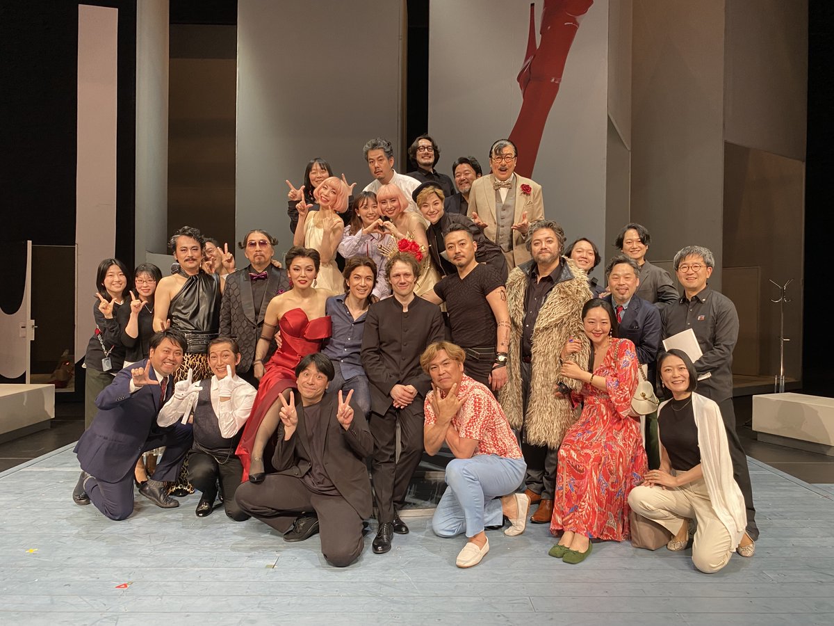 nikikai_opera's tweet photo. 💐𝐆𝐨𝐨𝐝 𝐁𝐲𝐞！〈𝐋𝐮𝐥𝐮〉𝟐𝟎𝟐𝟔
東京二期会4月公演〈ルル〉が終了いたしました。
最後に、両組のキャストの皆さんの集合写真をお届けします📸

𝐍𝐞𝐱𝐭 𝐢𝐬... 𝐒𝐞𝐩. 𝟐𝟎𝟐𝟔〈𝐋𝐚 𝐅𝐨𝐫𝐳𝐚 𝐃𝐞𝐥 𝐃𝐞𝐬𝐭𝐢𝐧𝐨〉🔫
新国立劇場にて、またお会いしましょう！
#東京二期会 #ルル https://t.co/oxhKqOduK2