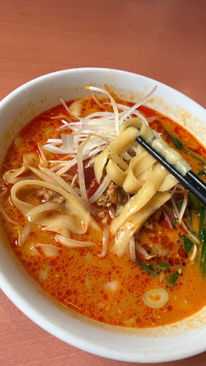 初担々刀削麺。

いざ尋常に...勝負...！！