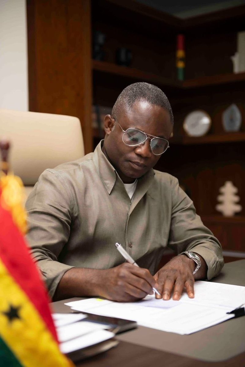 A mother can now take her child for vaccination without worrying about the cost. That is Kwabena Mintah Akandoh's legacy.
#KwabenaMintahAkandoh #FreePrimaryHealthCare