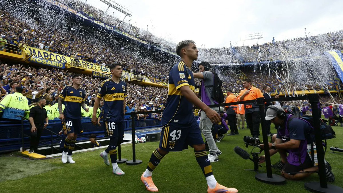 AnaIyticsCABJ's tweet photo. Era el minuto 92 y Delgado estaba recuperando una pelota en 3/4 del campo de riber, a los 5 segundos está pescando el rebote en el arco de ellos

Es Ngolo Kanté https://t.co/G7PjOYnwPb